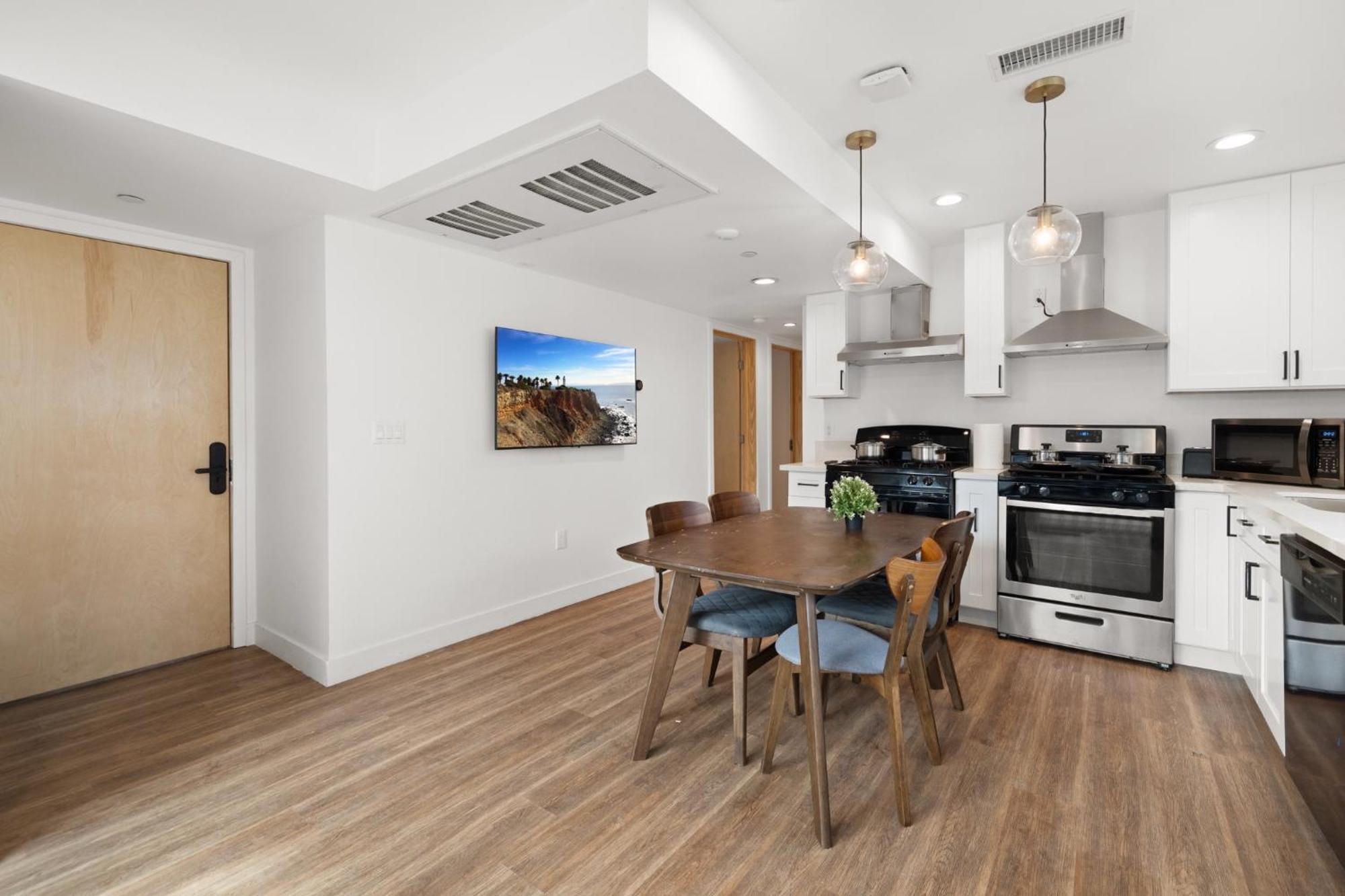 Modern Getaway In The Heart Of La Near Usc, Private Room With Share Living Room And Kitchen 로스앤젤레스 외부 사진