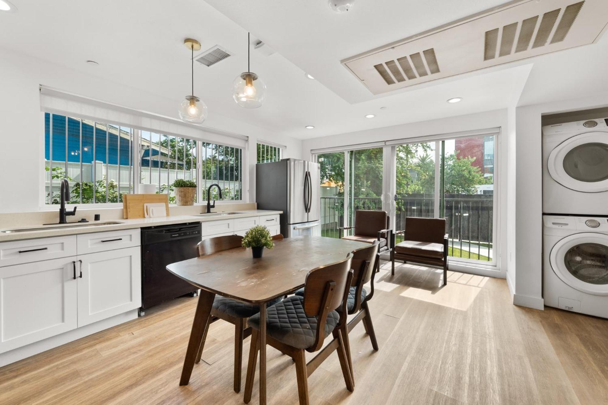 Modern Getaway In The Heart Of La Near Usc, Private Room With Share Living Room And Kitchen 로스앤젤레스 외부 사진